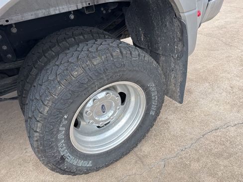 Used 2021 Ford F350 4x4 Crew Cab DRW Super Duty image 11