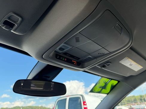 Used 2023 GMC Acadia SLE w/ Driver Convenience Package image 25