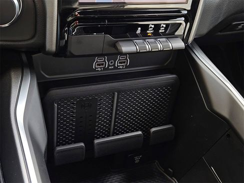 New 2026 RAM 1500 4x4 Crew Cab image 19