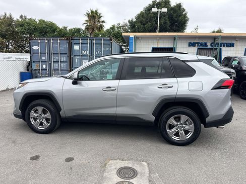 Used 2023 Toyota RAV4 XLE AWD/4WD image 6