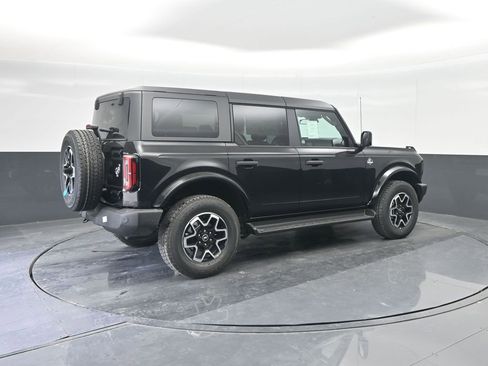New 2026 Ford Bronco Outer Banks image 15