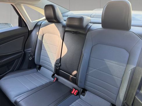 Used 2025 Volkswagen Jetta SE FWD image 16