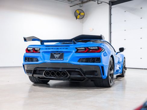 Used 2023 Chevrolet Corvette Z06 RWD image 4