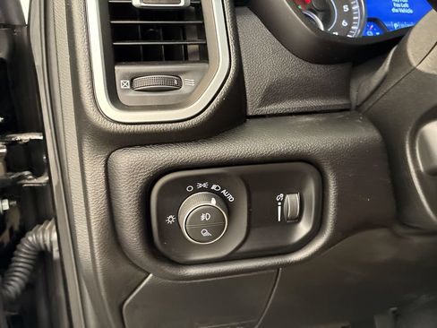 Used 2025 RAM 2500 Big Horn AWD/4WD image 27