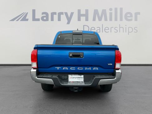 Certified 2016 Toyota Tacoma SR5 image 4