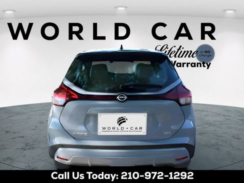 Used 2024 Nissan Kicks SR w/ SR Premium Package FWD image 6