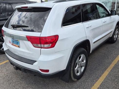 Used 2013 Jeep Grand Cherokee Laredo AWD/4WD image 2