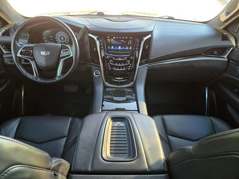 Certified 2020 Cadillac Escalade Platinum w/ Escalade Sport Edition image 18