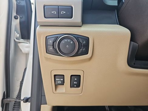 Used 2018 Ford F150 Lariat w/ Equipment Group 502A Luxury AWD/4WD image 29