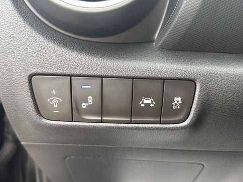 Used 2019 Hyundai Kona Limited FWD image 14