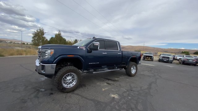 Used 2020 GMC Sierra 3500 SLT w/ SLT Premium Plus Package AWD/4WD image 4