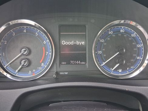 Used 2019 Toyota Corolla LE image 18