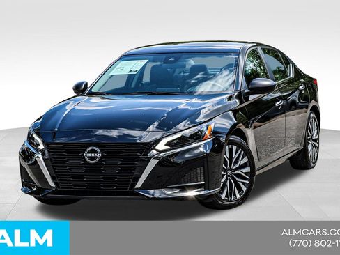 Used 2025 Nissan Altima 2.5 SV FWD image 1