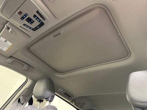 Used 2021 Toyota Sienna XLE image 13