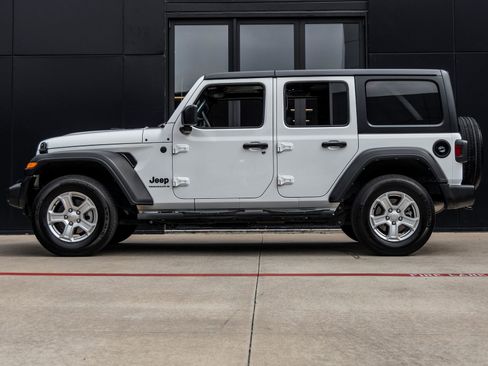 Used 2023 Jeep Wrangler Unlimited Sport AWD/4WD image 9