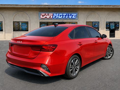 Used 2023 Kia Forte LXS w/ LXS Technology Package FWD image 2