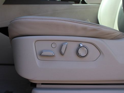 Used 2022 Cadillac Escalade ESV Premium Luxury Platinum image 20