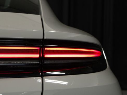 Certified 2025 Porsche Panamera 4 AWD/4WD image 21