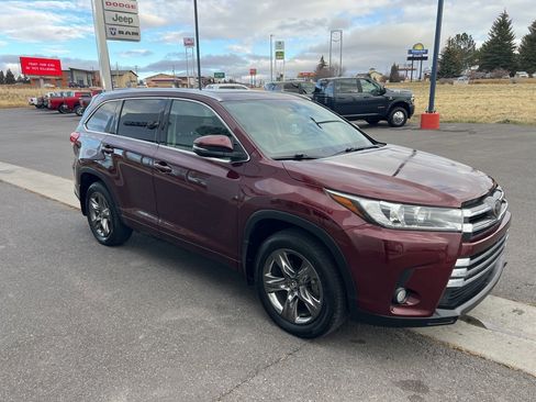 Used 2017 Toyota Highlander Limited Platinum image 8