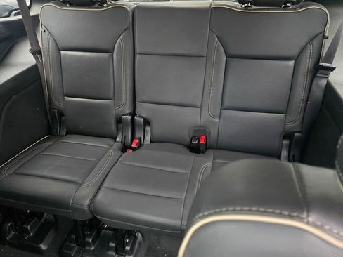 Used 2023 GMC Yukon SLT w/ SLT Premium Package RWD image 11