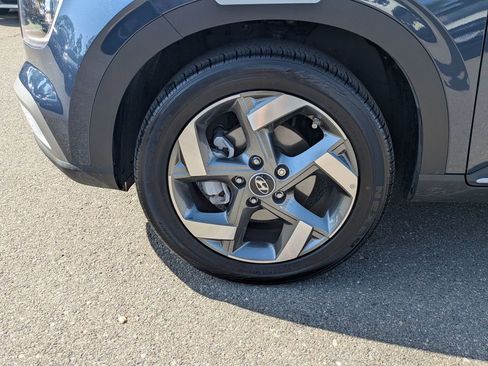 Certified 2025 Hyundai Venue Limited FWD image 10