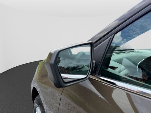 Used 2023 Chevrolet Equinox LT image 12