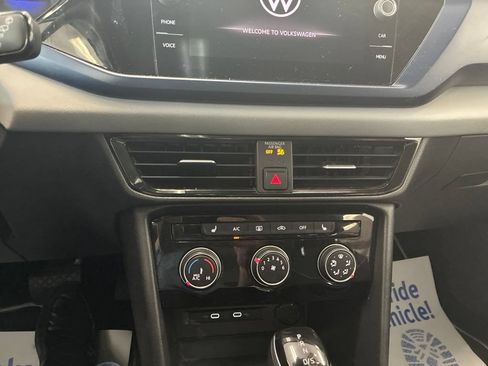 Used 2023 Volkswagen Taos SE w/ Panoramic Sunroof Package AWD/4WD image 31