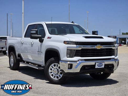 Used 2025 Chevrolet Silverado 2500 LT AWD/4WD image 1