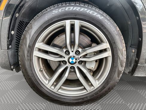 Used 2019 BMW X6 xDrive50i w/ M Sport Package AWD/4WD image 19
