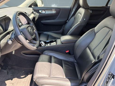 Used 2023 Volvo XC40 B5 Plus w/ Driver Assist Package AWD/4WD image 5