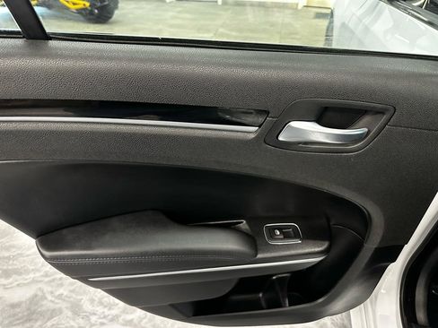 Used 2023 Chrysler 300 Touring w/ Sport Appearance Package image 14