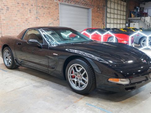 Used 2004 Chevrolet Corvette Z06 RWD image 2