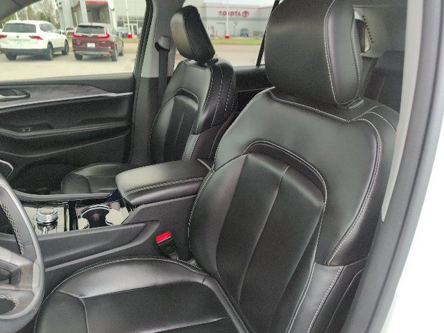 Used 2023 Jeep Grand Cherokee 4WD 4xe image 34