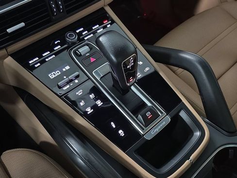 Certified 2022 Porsche Cayenne GTS AWD/4WD image 20