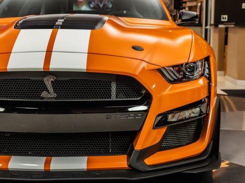 Used 2020 Ford Mustang Shelby GT500 w/ Carbon Fiber Track Pack RWD image 28