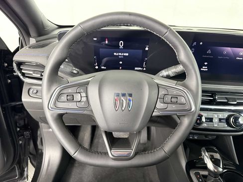 Used 2024 Buick Envista Sport Touring w/ Convenience I Package FWD image 22