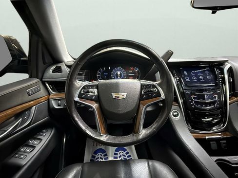 Used 2020 Cadillac Escalade Luxury image 11