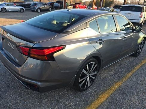 Used 2020 Nissan Altima 2.5 SR w/ Premium Package image 3