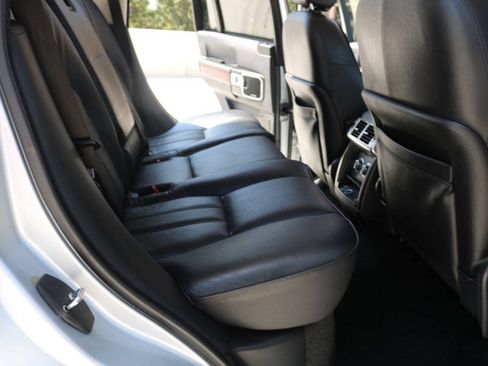 Used 2009 Land Rover Range Rover HSE AWD/4WD image 19
