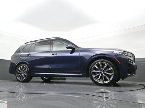 Used 2022 BMW X7 xDrive40i w/ M Sport Package AWD/4WD image 24
