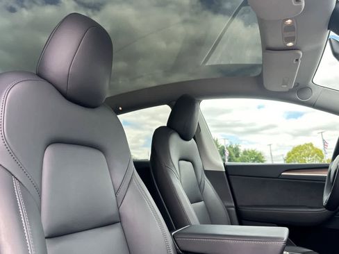 Used 2023 Tesla Model Y Long Range AWD/4WD image 18