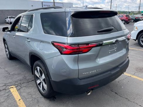 Used 2023 Chevrolet Traverse LT w/ LT Premium Package AWD/4WD image 3