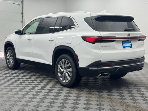 Used 2025 Buick Enclave Preferred FWD image 11