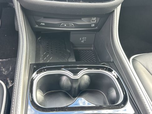 New 2026 Chrysler Pacifica Limited image 5