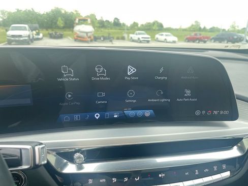 Certified 2025 Cadillac Lyriq Luxury AWD/4WD image 26