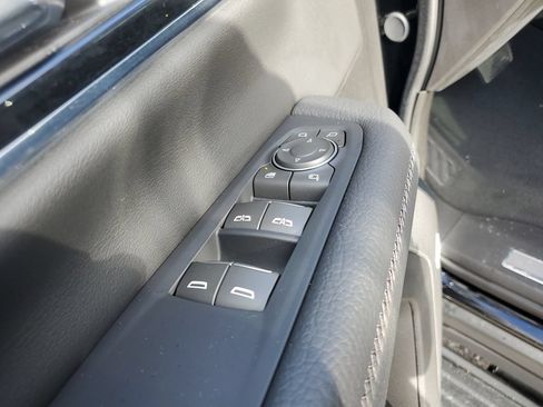 Used 2025 GMC Yukon Denali w/ Sun & Power Step Package AWD/4WD image 17