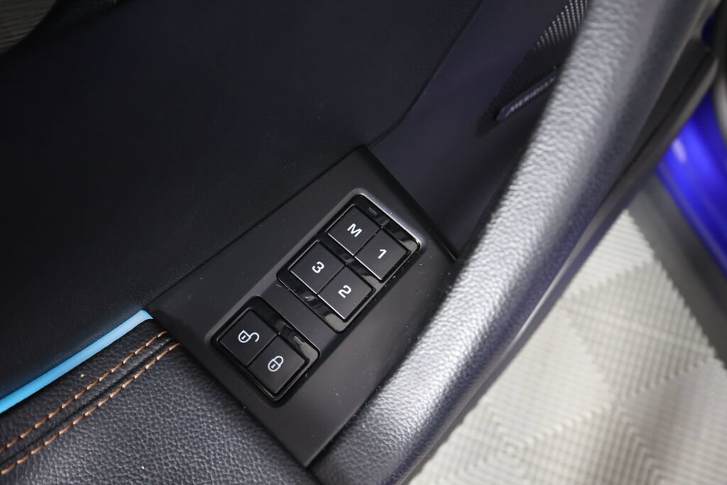 Used 2018 Jaguar F-PACE Prestige AWD/4WD image 32