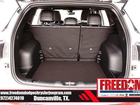 New 2026 Jeep Compass Latitude image 45