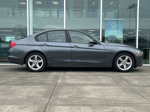 Used 2015 BMW 328i Sedan RWD image 2