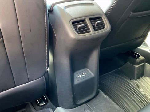 Used 2021 Buick Envision Essence w/ Technology Package I image 31